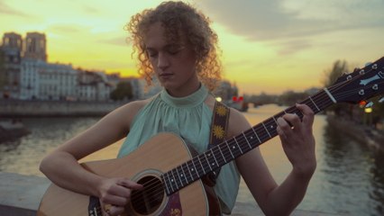 Lily Lyons - Spinning Sides (Live From Paris)