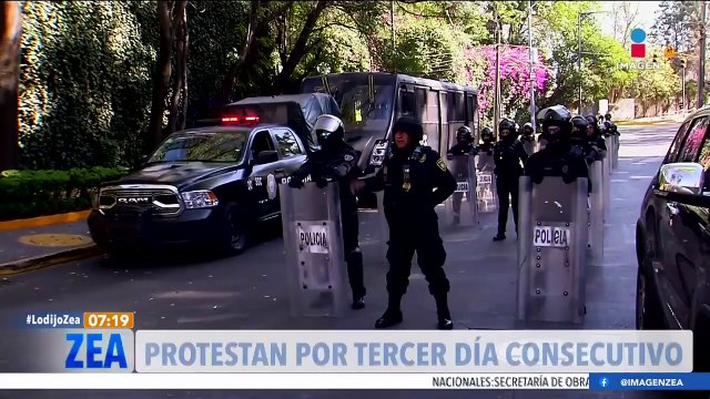 Vecinos de la Col. Molino del Rey protestan por la falta de agua