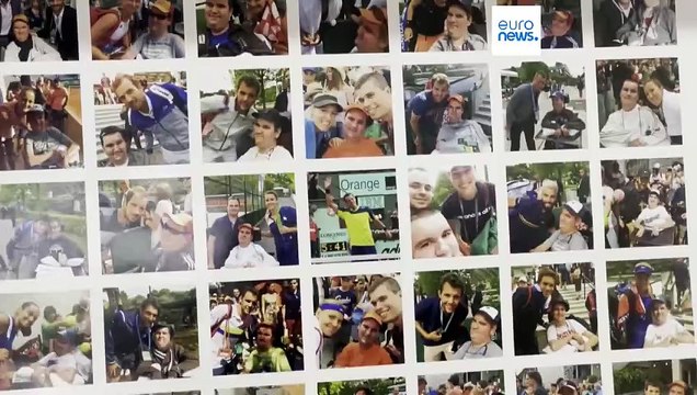 Für 200 Meter ein Held: Ein Fackelträger freut sich auf seinen Olympia-Einsatz