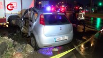 Pendik'te otomobil evin bahçe duvarına çarptı: 2 yaralı