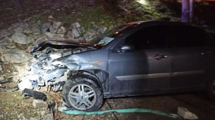 Hamile sürücü aracıyla bahçeye düştü