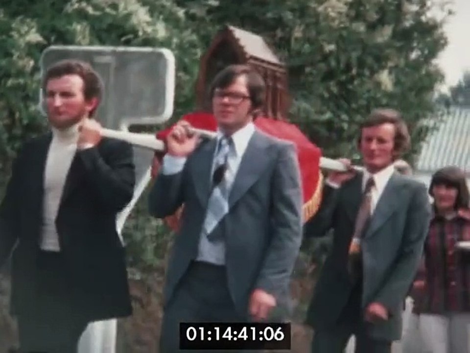 Roué Francis-Plouzévédé-Procession ventée