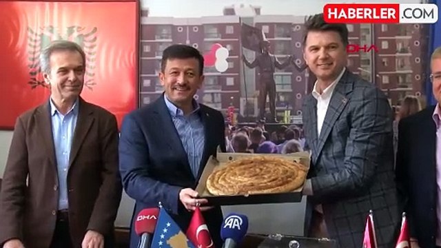 Hamza Dağ, İzmir Büyükşehir Belediye Başkan Adayı olarak seçim çalışmalarına devam ediyor