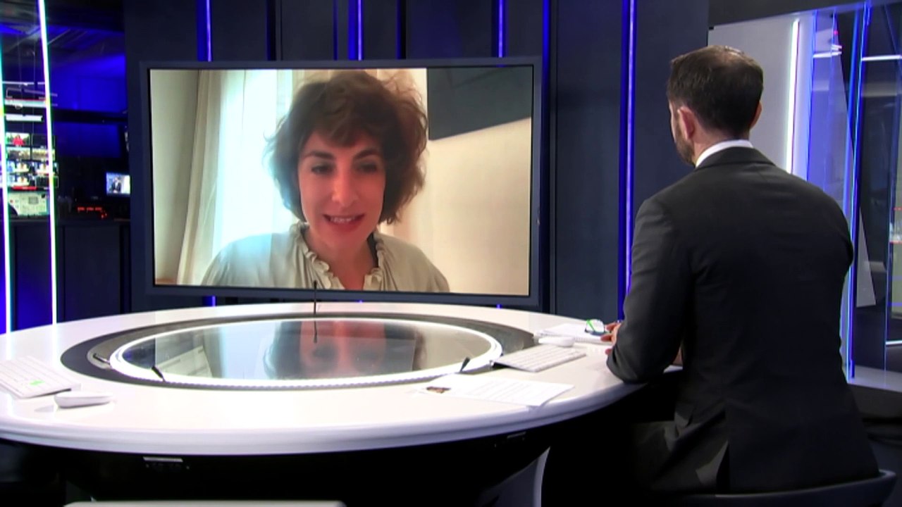 Hermit crabs using plastic rubbish as artificial shells