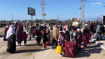 شاهد: تحت زخات الرصاص.. فلسطينيون يهربون من خانيونس