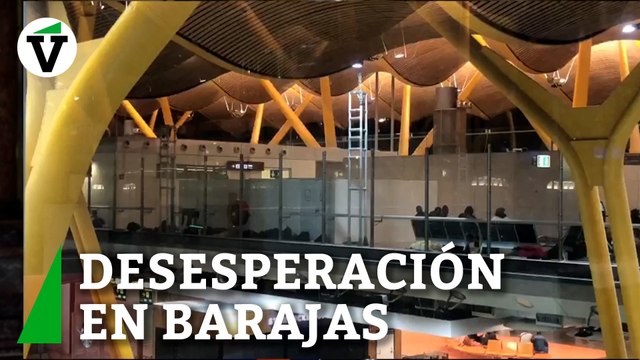 Situación desesperada en Barajas: 76 mujeres y niños en una sala con dos baños y sin pañales ni compresas