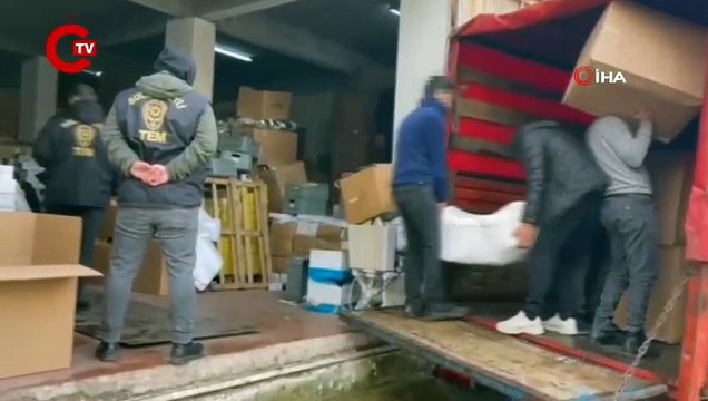 Sahte oto yedek parça üreten depoya baskın!