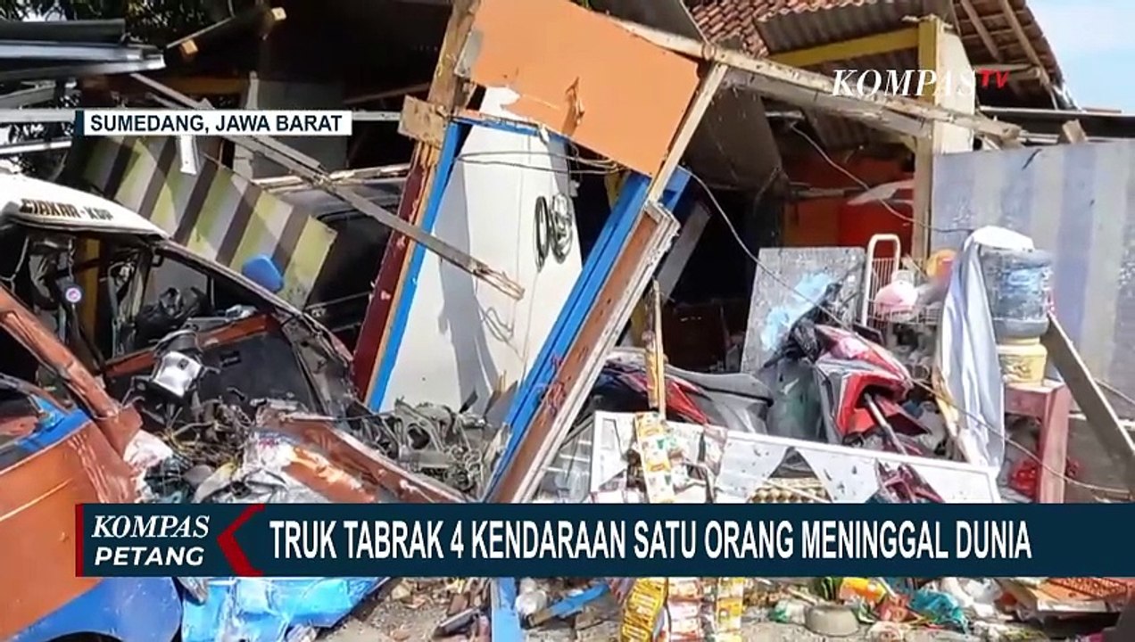 Truk Cat Tabrak 4 Kendaraan dan Sebuah Warung, 1 Orang Meninggal Dunia