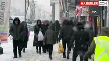 Yüksekova'da yoğun kar yağışı: Uçak seferleri iptal edildi