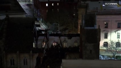 شاهد: انهيار برج وسقف كنيسة تاريخية في ولاية كونيتيكت الأمريكية