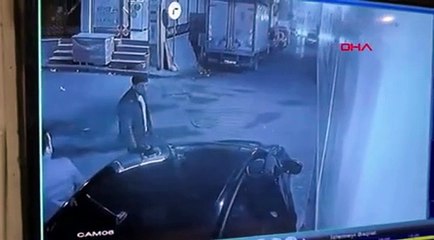 Eşiyle trafikte tartışan sürücüyü tetikçi tutup vurdurdu!