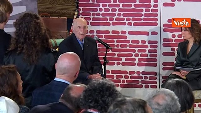 Giornata della Memoria, Sami Modiano abbraccia sala Quirinale, standing ovation per lui