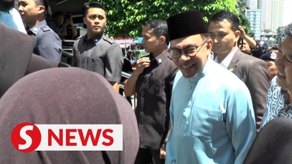 PM continues Friday routine with lunch and prayers