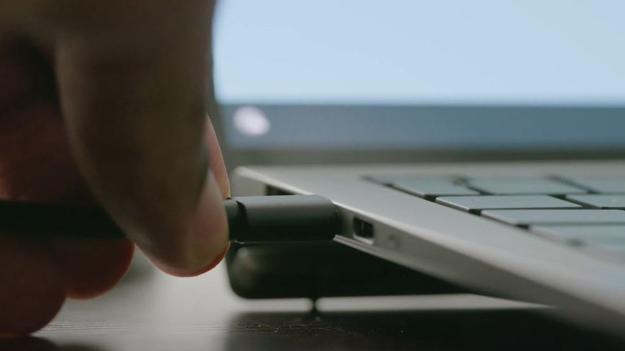 ASUS präsentiert das Zenbook S13 OLED mit besonders stromsparendem Aufladen