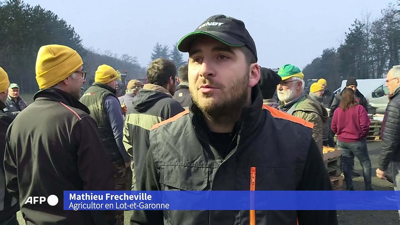 Agricultores bloquean autopistas clave en Francia antes de anuncios del gobierno