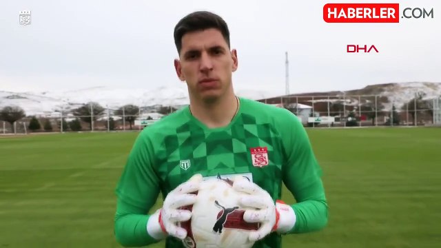Sivasspor, Sırp kaleci Dorde Nikolic ile 2.5 yıllık sözleşme imzaladı