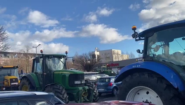 Les agriculteurs mènent des actions devant les supermarchés du boulevard Gérardchamps