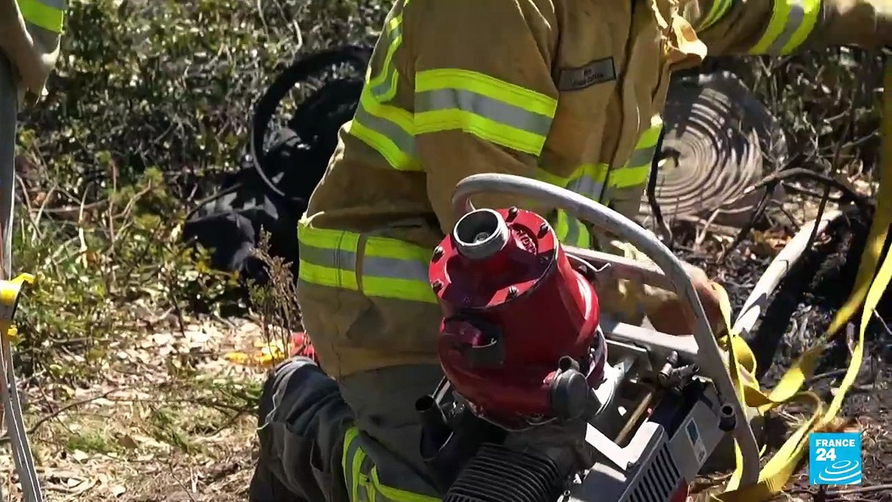 Colombia: Ejército y bomberos luchan por apagar incendios en el país