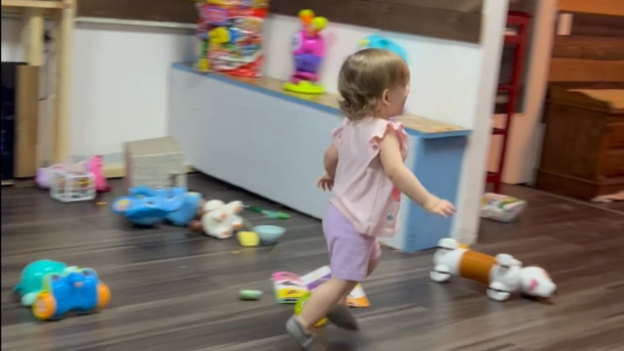 Little girl starts crying after seeing her father with shaved beard