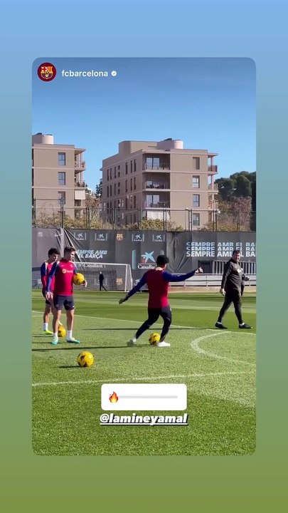 Lamine Yamal brilla con un golazo en el entrenamiento del Barça