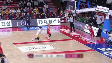 '강이슬 25점' KB, BNK 누르고 거침없는 8연승 질주 / YTN