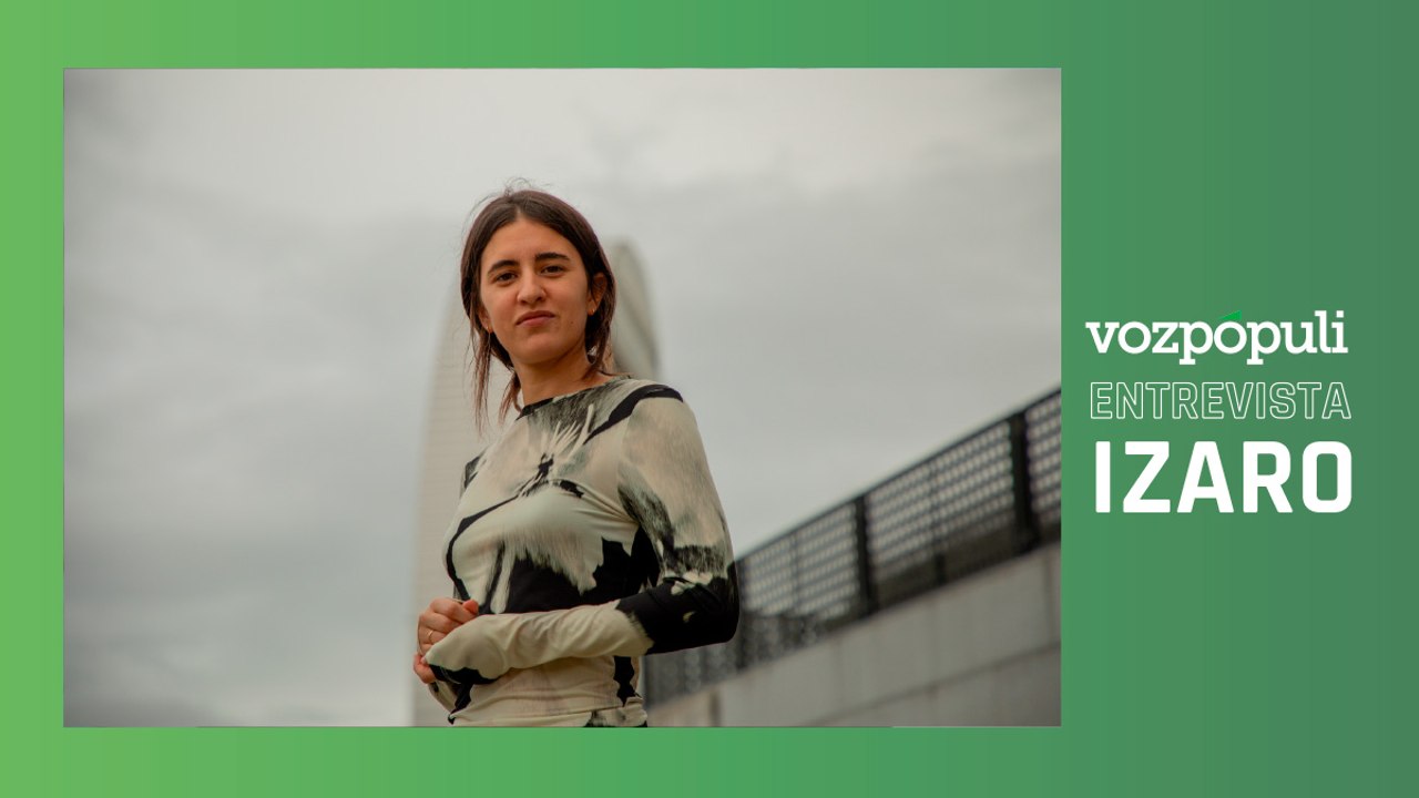 Entrevista con Izaro: "Empecé a hacer canciones porque a una amiga le tocó una guitarra en una tómbola y me la dio"