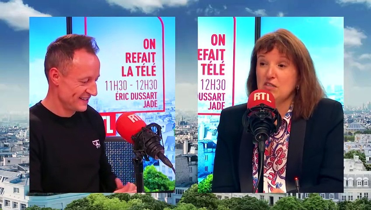 "Il y a un bout de plafond qui tombe sur scène" raconte Anne Roumanoff