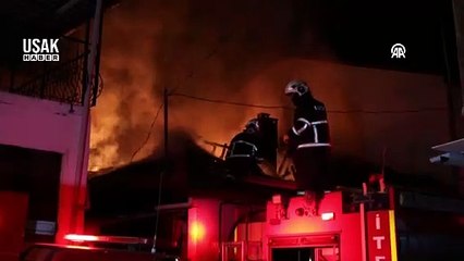 Uşak'ta müstakil evde çıkan yangın söndürüldü