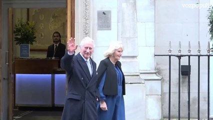 El rey Carlos III sale del hospital tras haber sido operado de la próstata
