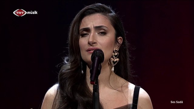 Yaprak Sayar / Akşam yine gölgen yine gölgen yine akşam