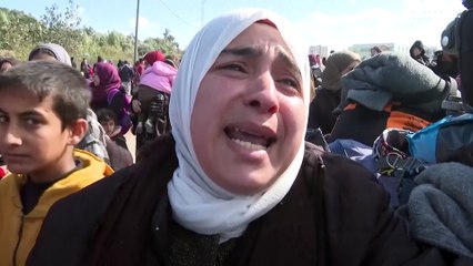 Tải video: شاهد: الفلسطينيون يفرون من المعارك في خان يونس جنوب غزة