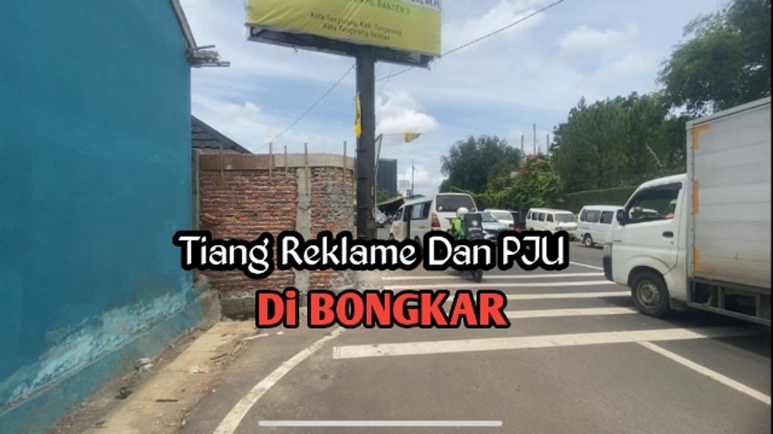 Tiang Reklame dan PJU yang ada Jalan di Ciputat Segera Dibongkar