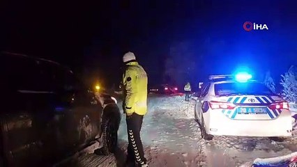 Araç kurtarmaya giden çekici 7 metrelik şarampole yuvarlandı