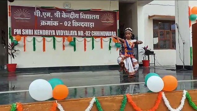 Video: सांस्कृतिक कार्यक्रम में नन्हीं बच्ची ने प्रस्तुति देकर मोहा मन