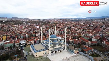 Kocatepe Camii'nin gökyüzü ile buluşması