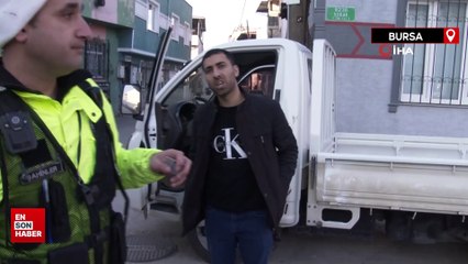 Bursa'da pazara ehliyetsiz çıktı, ekiplerden kaçamadı