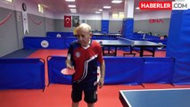 Şampiyon masa tenisçisi, 87 yaşında raket sallıyor