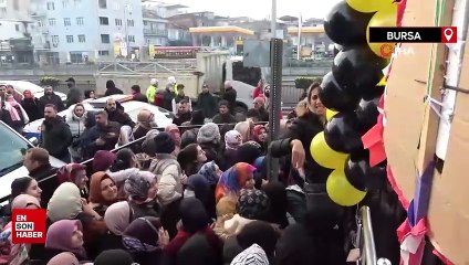 Bursa'da ucuz tencere, tabak çılgınlığı: Birbirlerini ezdiler