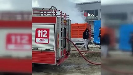 Yol kenarına bırakılan tır alev topuna döndü