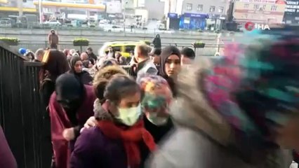 Bursa'da ucuz eşya izdihamı! Kuyrukta çocuklarını kaybettiler