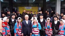 Bakan Abdulkadir Uraloğlu, çocukluk fotoğrafını öğrencilerle paylaştı