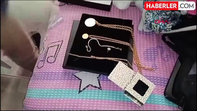 Tekstil Fabrikası Çalışanı 2 İş Arkadaşının Evinden 1 Milyon 200 Bin Liralık Ziynet Eşyası Çaldı