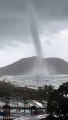 Moradores de Florianópolis registram trombas d'água impressionantes