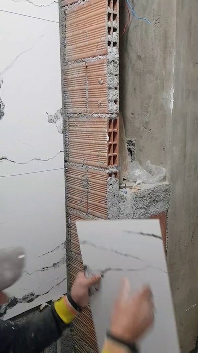 Installer des carreaux de céramique pour un coin est très difficile