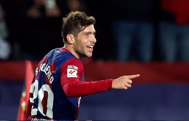 برشلونة يعلن إصابة لاعبيه سيرجي روبيرتو وأليخاندرو بالدي