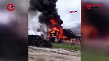 Arızalanınca sürücüsünün tamirci aramaya gittiği TIR yandı