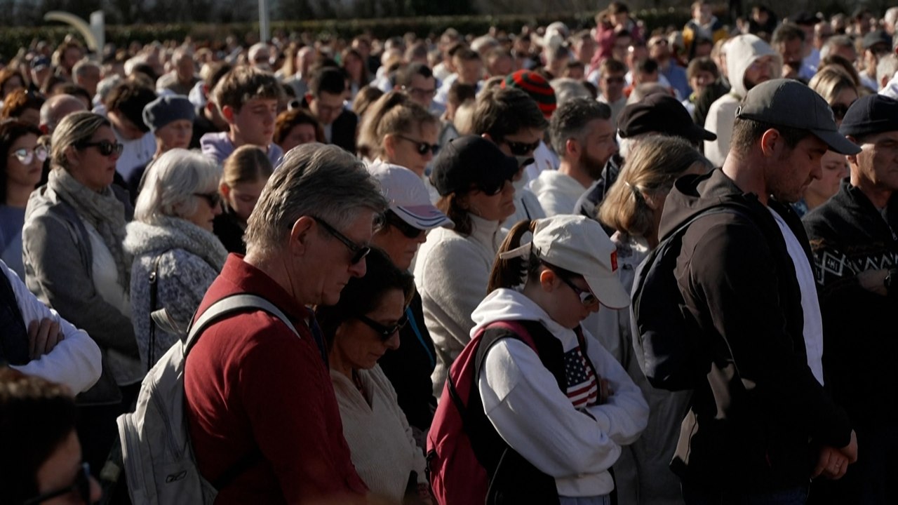 Marche blanche à Pamiers : la foule rassemblée pour Alexandra et Camille, tuées sur un barrage