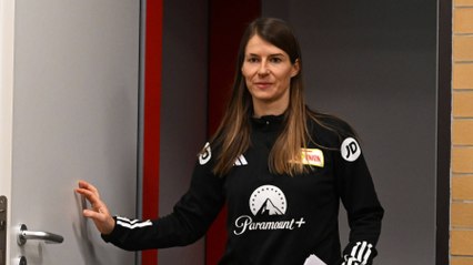 Co-Trainerin Eta feiert PK-Premiere: "Trainer ist klarer Bezugspunkt"