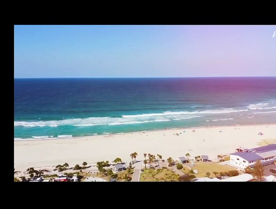 Music viral DJ open house beach party