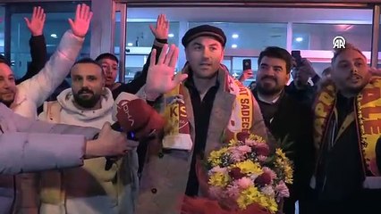 Kayserispor'la anlaşan Burak Yılmaz kente geldi
